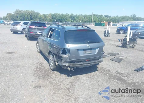 2014 Volkswagen Jetta Sportwagen 2.0L Tdi from USA, damaged, VIN 3VWPL7AJ1EM601733